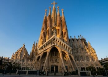 A conclusão da Sagrada Família transforma o templo na igreja mais alta do mundo