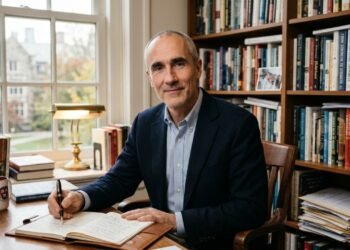 Arthur C. Brooks, professor de Harvard: "As pessoas que são verdadeiramente felizes fazem quatro coisas todos os dias que são a chave para a sua felicidade.