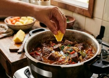 O ingrediente secreto que deixa mesmo a carne mais dura macia e deliciosa