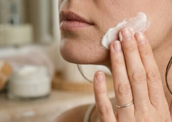 Dermatologistas alertam para os cuidados que fazem toda diferença na pele durante o frio