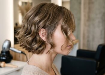 A tendência inspirada no Texas que dá volume às raízes do cabelo