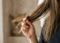 Sinais de que seu cabelo precisa de hidratação e como recuperar o brilho