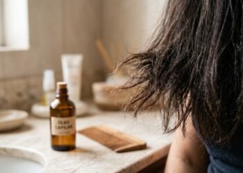 Adeus cabelo ressecado: a rotina com óleos naturais que ajuda a hidratar e fortalece os fios