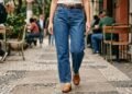A calça que sua avó usava está dominando 2026 e combinando com todos os sapatos baixos