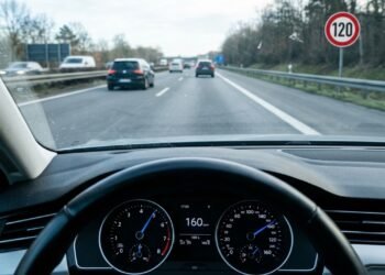 Excesso de velocidade gera quase 7 mil multas em uma semana e alerta motoristas sobre rigor da fiscalização