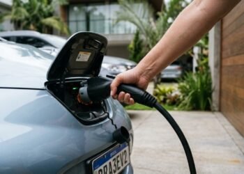 Donos de carros elétricos podem economizar até R$ 8 mil no IPVA em 2026