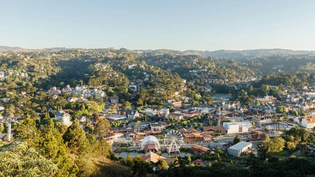 Como é viver a 1.628 metros de altitude na cidade mais alta do Brasil que tem geada em 42 dias do ano e clima de montanha o ano inteiro