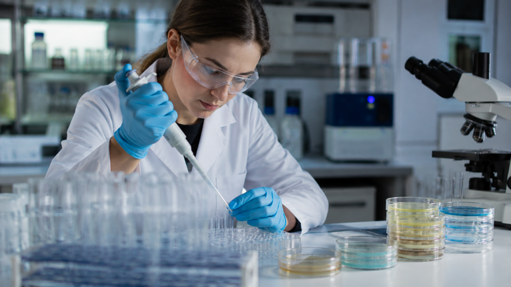 ANVISA manda recolher lote de água Crystal após contaminação