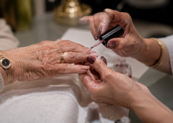 Unhas old money japonesas unem luxo discreto e beleza natural