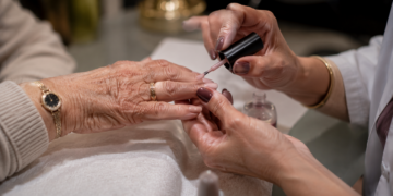 Unhas old money japonesas unem luxo discreto e beleza natural