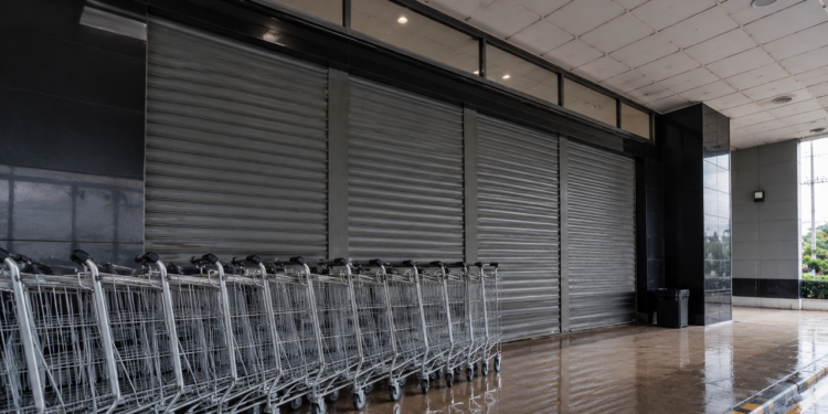 Supermercados tradicionais perdem espaço