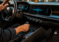 O elétrico que parece um carro manual está mais próximo da produção
