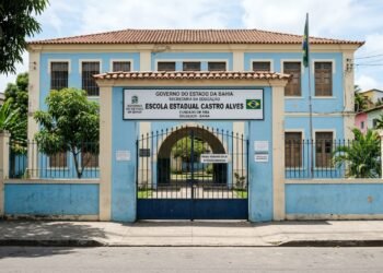 Fechamento obrigatório de todas as escolas municipais, estaduas e federais nesta quina-feira 02/07