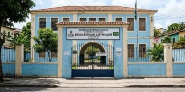 Fechamento obrigatório de todas as escolas municipais, estaduas e federais nesta quina-feira 02/07