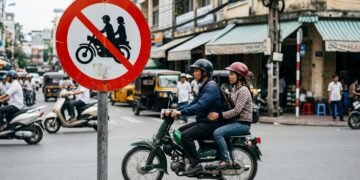 Nova lei proíbe passageiro em moto