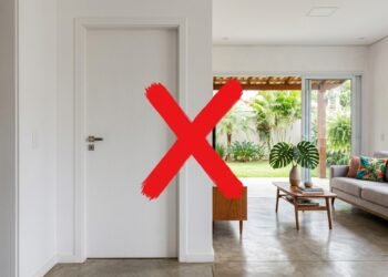O greige é a cor que está substituindo as portas brancas em 2026