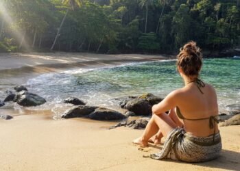 Famílias começam a deixar destinos óbvios por essa cidade nordestina que integra o Mapa do Turismo do Ministério e tem trilhas até praias desertas