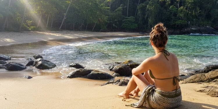Famílias começam a deixar destinos óbvios por essa cidade nordestina que integra o Mapa do Turismo do Ministério e tem trilhas até praias desertas