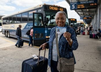Como fazer a Carteira do Idoso para viajar de graça pelo Brasil: passo a passo completo para garantir passagens gratuitas ou com desconto e aproveitar todos os seus direitos no transporte interestadual