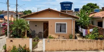 Adeus à caixa d’água de plástico tradicional! O novo modelo mais resistente e com proteção térmica está ganhando espaço nas casas brasileiras em 2026