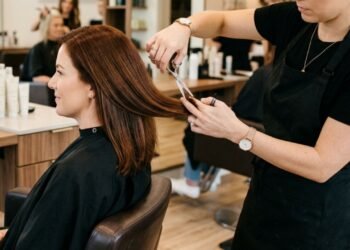 A cada poucas semanas ou apenas uma vez por ano? Um cabeleireiro explica com que frequência você deve cortar o cabelo
