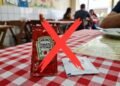 Mudança nas regras: a partir de 12 de agosto, bares e restaurantes não poderão mais servir sachês plásticos de açúcar ou sal