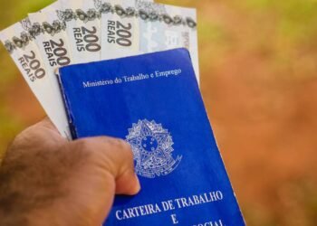 Quem recebeu FGTS após demissão deve ficar atento às exigências do Imposto de Renda