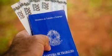Quem recebeu FGTS após demissão deve ficar atento às exigências do Imposto de Renda