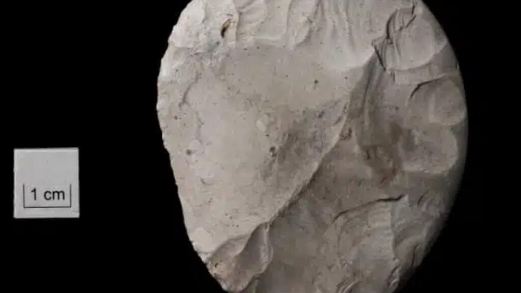Uma linha quase invisível no solo revelou um monumento de 5 mil anos escondido perto de Stonehenge