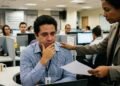 Justiça reage após empresa demitir funcionário durante atestado por “prova” inesperada