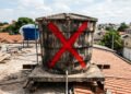 Adeus à caixa d'água tradicional? Novo modelo mais barato e fácil de limpar está substituindo o antigo em reformas de 2026