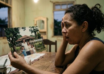 Mineiro vai embora para o Pará, deixa esposa e três filhos para trás com a promessa de ficar rico; após construir patrimônio de R$ 5,7 milhões, esposa descobre que ele já tem outra mulher e mais dois filhos