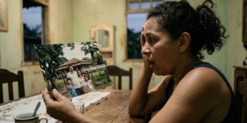 Mineiro vai embora para o Pará, deixa esposa e três filhos para trás com a promessa de ficar rico; após construir patrimônio de R$ 5,7 milhões, esposa descobre que ele já tem outra mulher e mais dois filhos