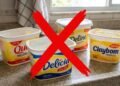 Não jogue potes de margarina vazios fora: ideias para reutilizar essas embalagens como vasos para cultivar cebolinha e temperos na varanda