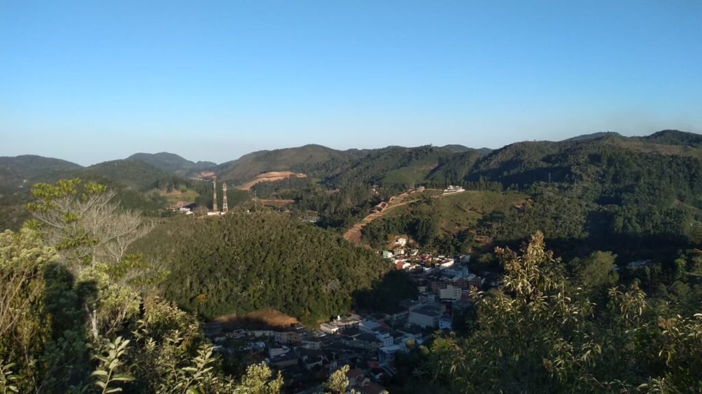 Como é viver na Itália Brasileira: a cidade serrana onde 90% das famílias descendem de italianos e o vinho corre nas montanhas