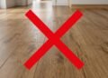 Adeus ao piso laminado que estufa com a umidade: esse material está tomando o lugar nas reformas de 2026 e barateia o custo do metro quadrado
