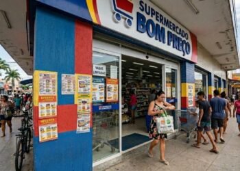 Novo salário nos supermercados: acordo redefine rendimentos por função, altera o funcionamento aos domingos e modifica os feriados