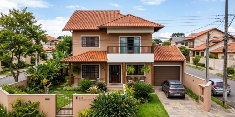 Adeus aos tradicionais telhados de barro vermelhos aparentes: a alternativa que está em alta é a elegância e a discrição