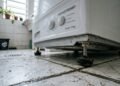 Máquina de lavar mal nivelada pode gastar mais, fazer barulho e quebrar peças antes da hora