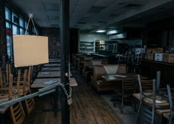 Após entrar com pedido de falência empresa continua fechando restaurantes um atrás do outro