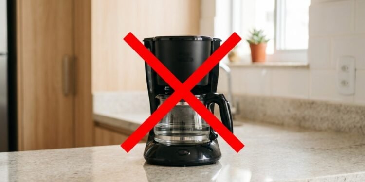 Adeus, cafeteira tradicional: nova cafeteira da Philips prepara 20 bebidas, mói os grãos e leva uma experiência de cafeteria para dentro de casa