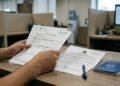Empresa demite funcionária após suspeita de doença grave e caso termina em indenização de R$ 25 mil