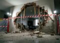 Vizinha remove parede de um prédio para unir dois estabelecimentos comerciais, mas Justiça manda reconstruí-la por considerar que a obra alterou a estrutura do imóvel