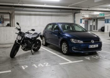Lei confirma isso: os proprietários podem estacionar um carro e uma motocicleta na mesma vaga, mas o condomínio pode proibir