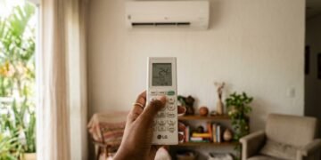Ar-condicionado ligado o dia inteiro ou só quando precisa? Veja qual opção gasta menos
