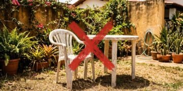 Cadeiras e mesas de plástico no jardim são coisa do passado: a nova alternativa que promete elegância e modernidade
