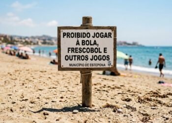 Cidade endurece as regras nas praias e prevê multas para quem jogar bola, frescobol e outros jogos em áreas proibidas
