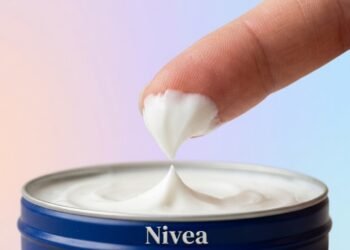 Farmacêutico faz alerta sobre o creme Nivea da lata azul e explica quando ele realmente deve ser usado