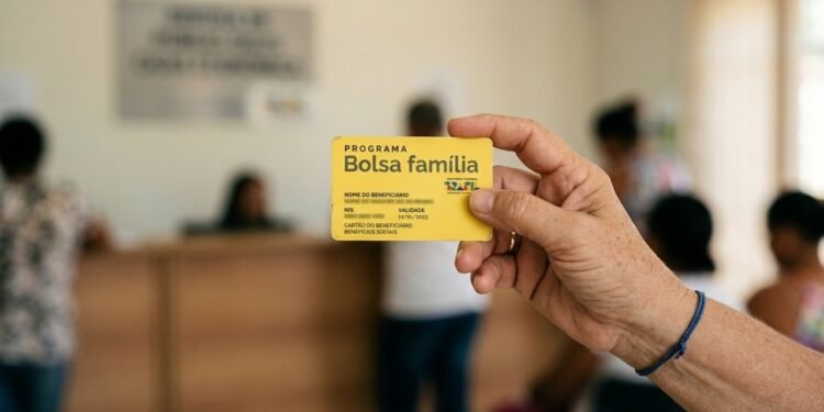 Proteção temporária impede suspensão de benefícios por falta de visita domiciliar cadastral.