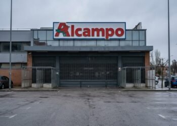 Supermercado fecha 16 supermercados e define plano de corte que atinge 633 funcionários